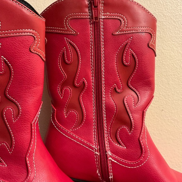 Red Cowboy Boots women’s size 7
Wild Fable Daytona Western - Picture 2 of 8
